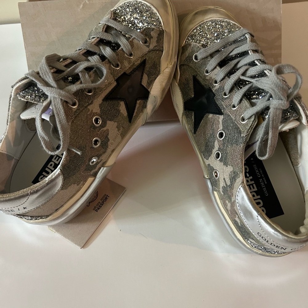 Golden Goose Camo Black Star 39 HTF Sneakers with Orange Soles! - Picture 8 of 11